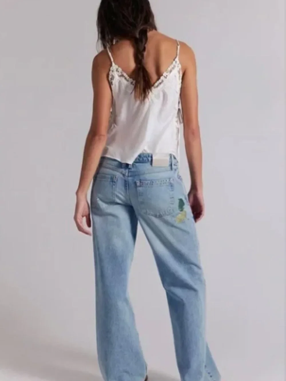 NWT FREE PEOPLE WE THE FREE Tennessee Low-Rise Embroidered Boyfriend Jeans - Picture 2 of 5